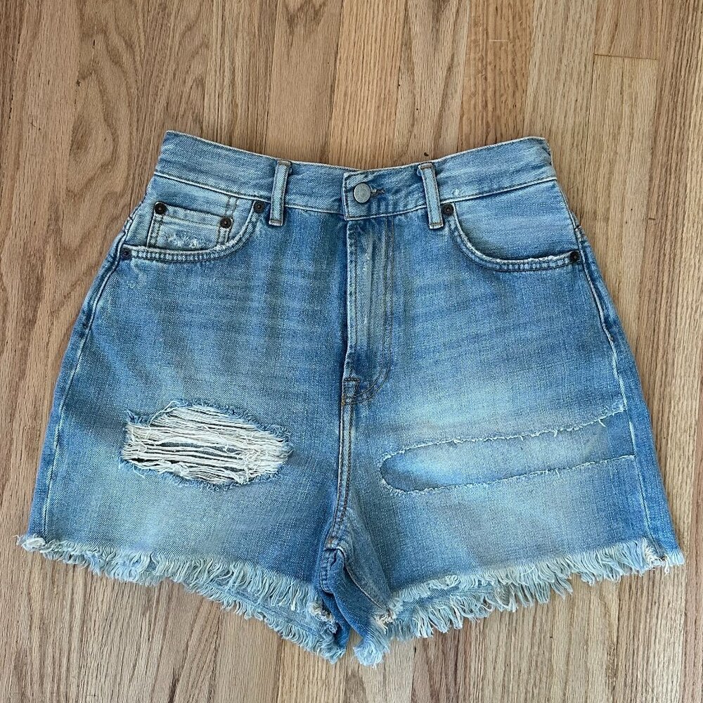 NEVER WORN! ACNE STUDIOS DISTRESSED DENIM SHORTS EUR29